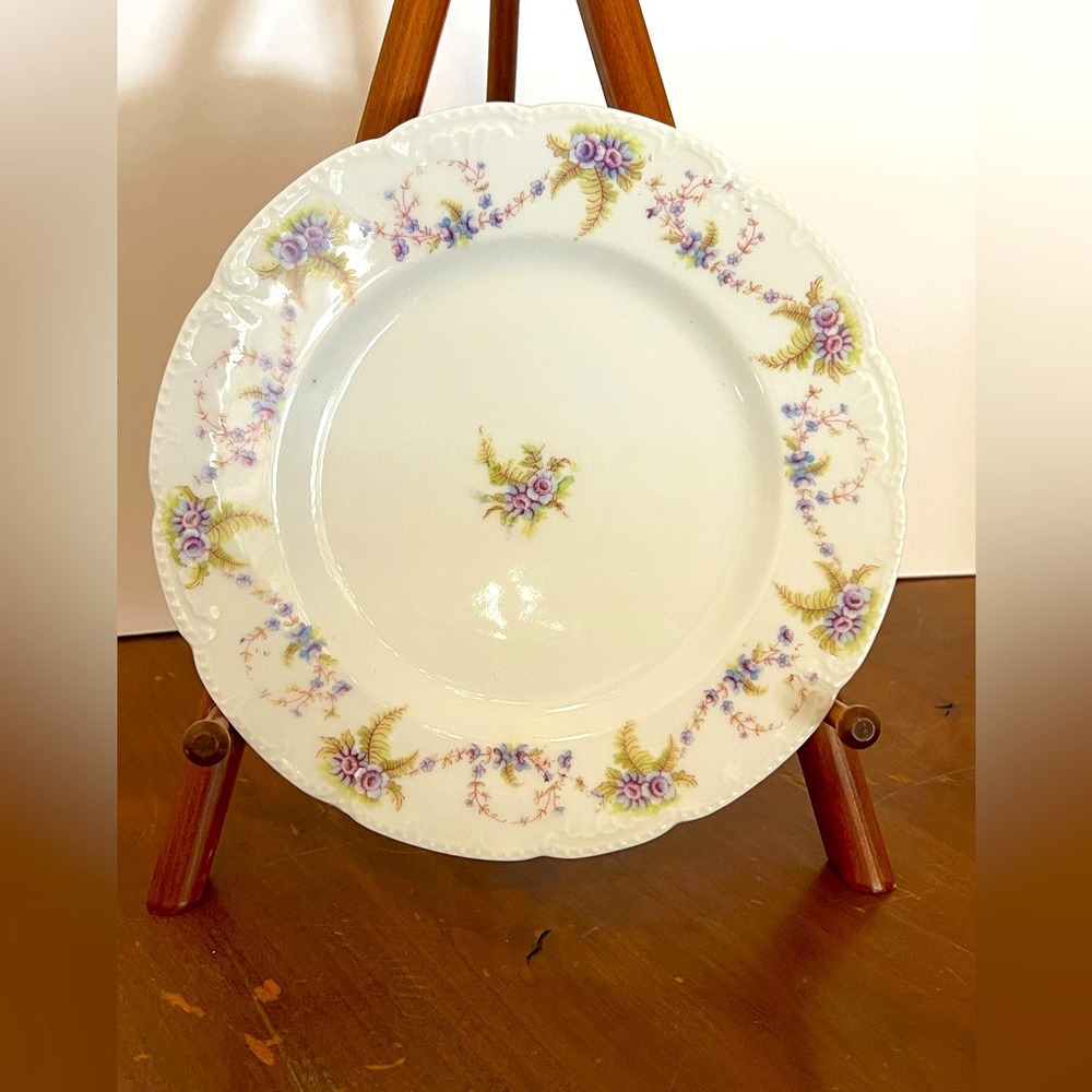 VTG BASSETT LIMOGES AUSTRIA Salad Plates Purple Flowers Scalloped Edges 8.5”